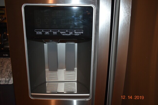 Ice maker, filtered water - 101 Columbus Ave