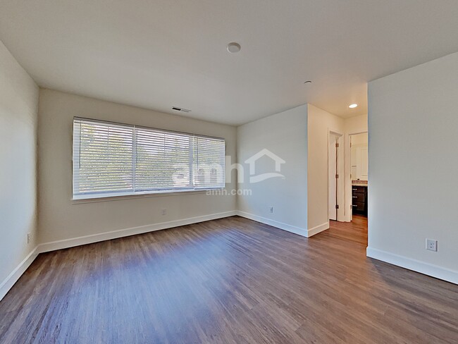 Building Photo - 13614 107th Ave Ct E
