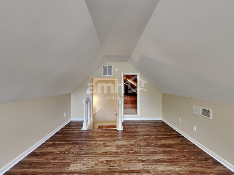 Building Photo - 1578 Laurel Ledge Dr