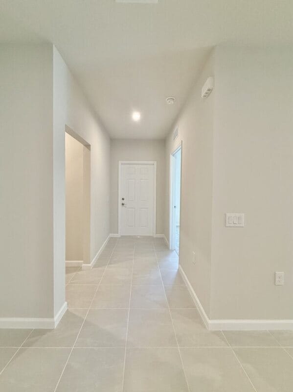 Building Photo - 499 Voltaire Dr