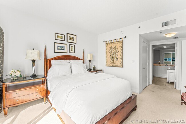 Building Photo - 1551 N Flagler Dr