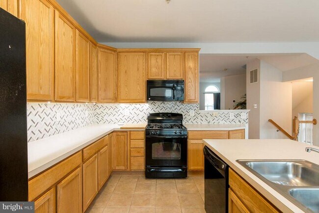 Building Photo - 1752 Theale Way
