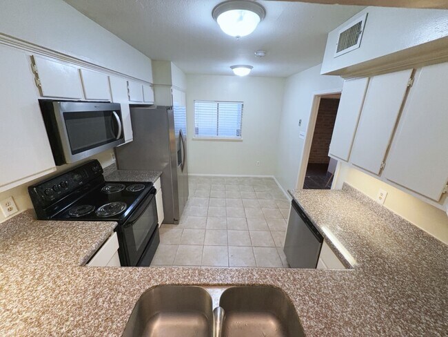 Building Photo - 2210 Dorrington St