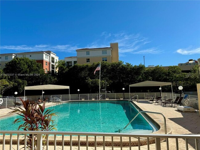 Building Photo - 1 bedroom in Sunny Isles Beach FL 33160