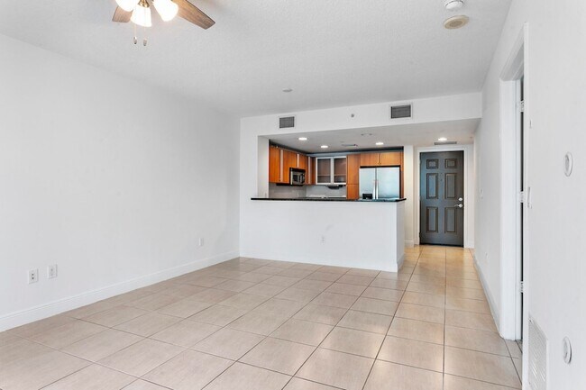 Building Photo - 610 Clematis St