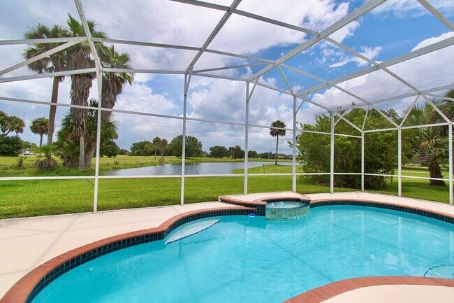 Building Photo - 1707 Golfview Dr