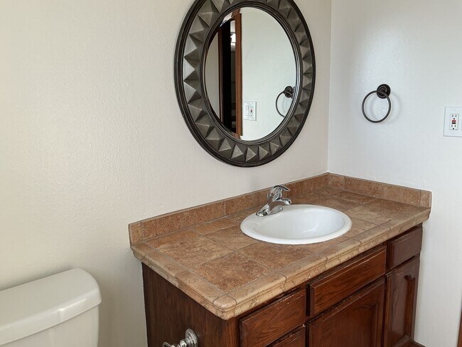 Building Photo - Los Caballeros #301