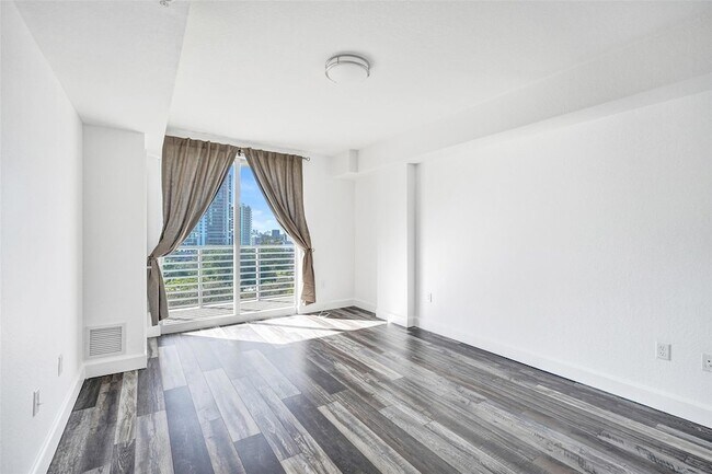 Building Photo - 1830 Radius Dr