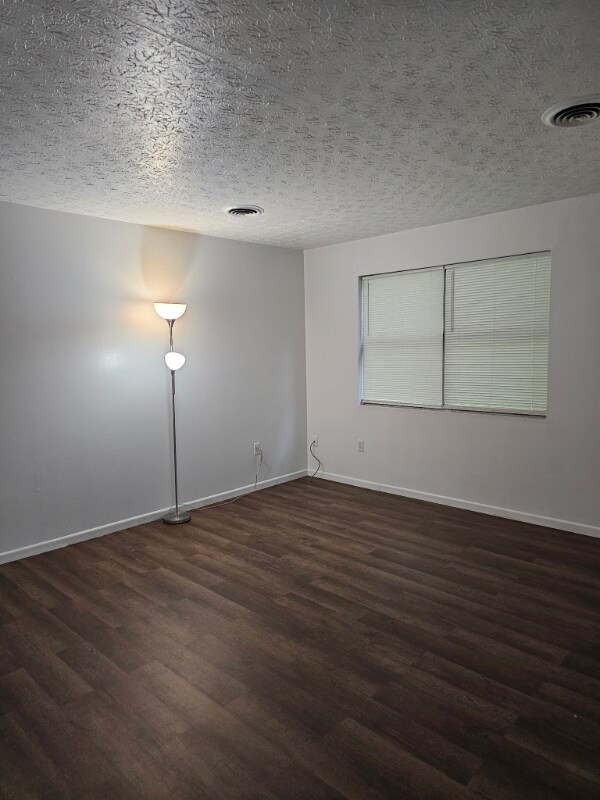 Building Photo - 165 Midway Dr