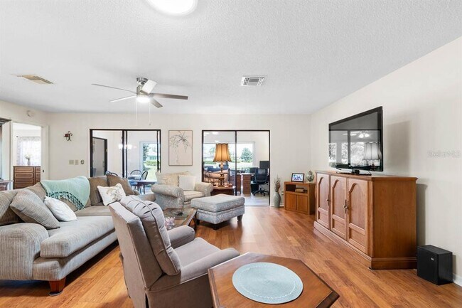 Building Photo - 1415 Langley Dr