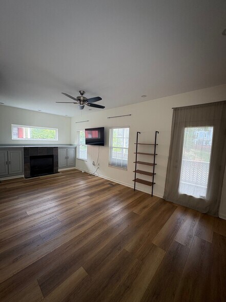 Living room - 4127 Ballard Ave