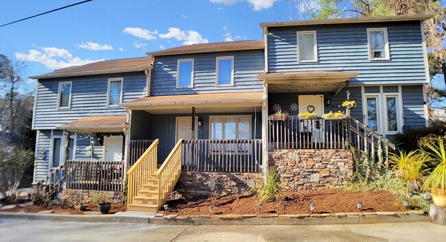 Building Photo - Chatham840