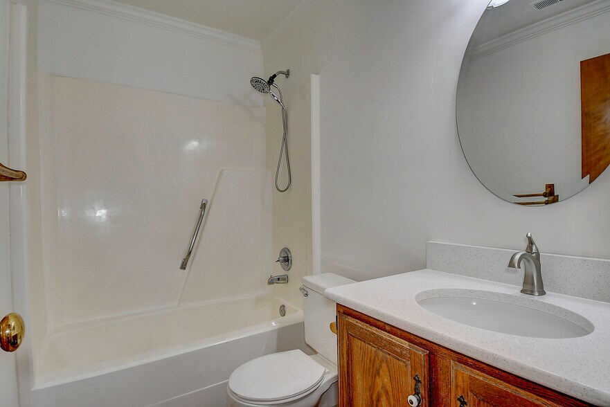Building Photo - 2204 Spring Run Ct