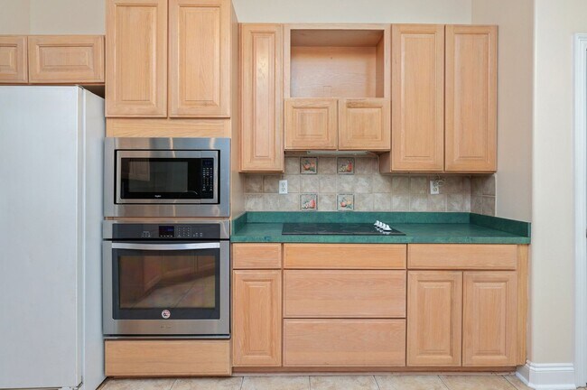 Building Photo - 1697 Glenwood Ct