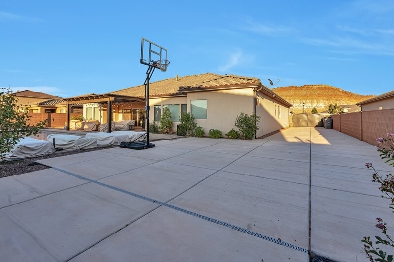 Building Photo - 4038 S Sweet Escape Dr