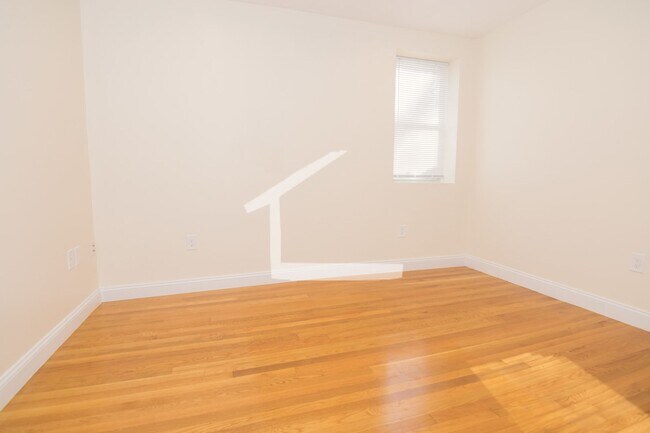 Building Photo - 1801 Beacon St