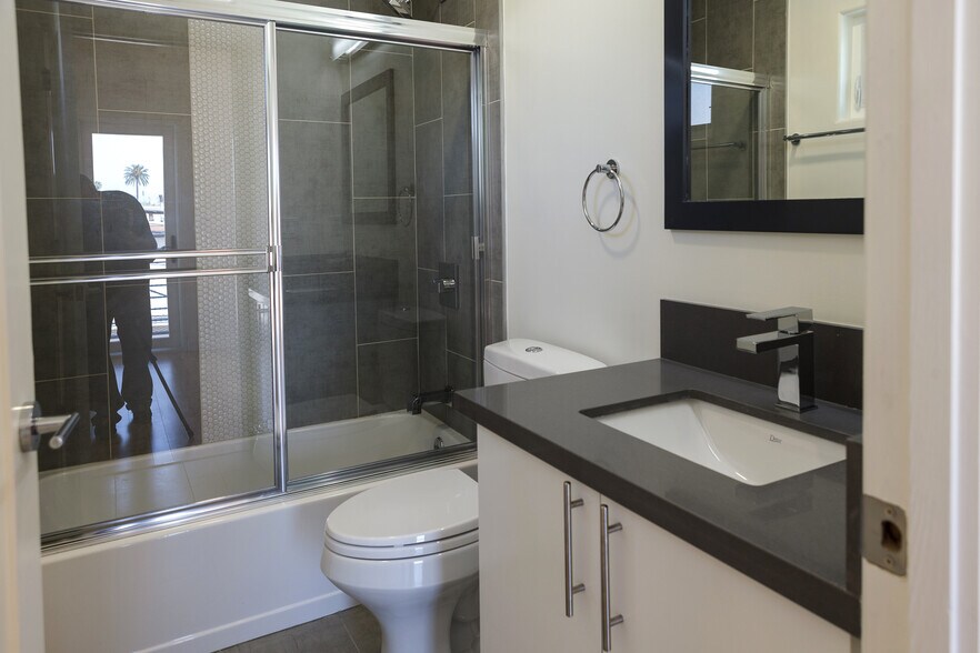 Bathroom - 741 Wilcox Ave