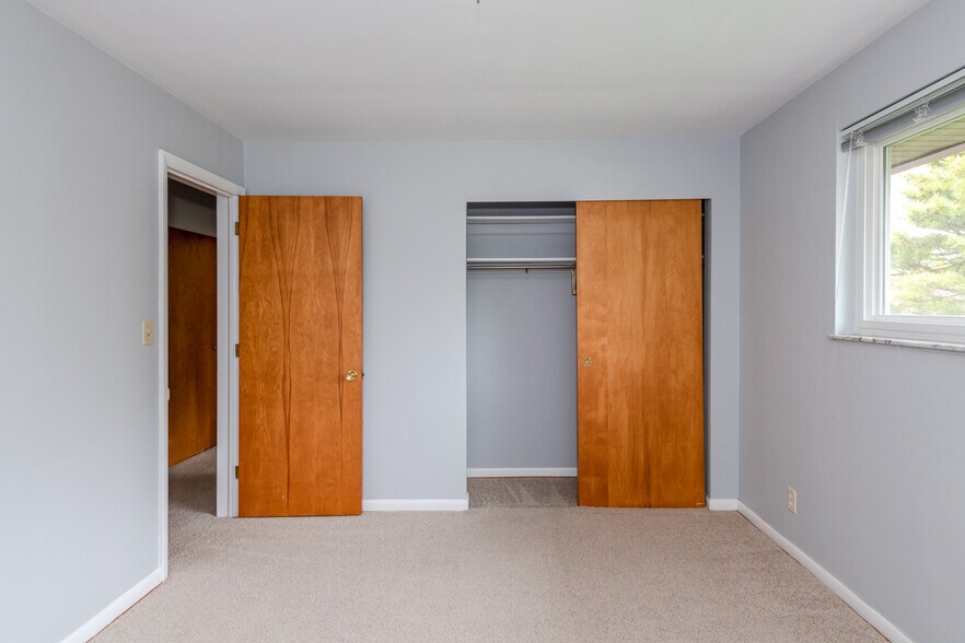 Building Photo - 1258 Westcliff Ct