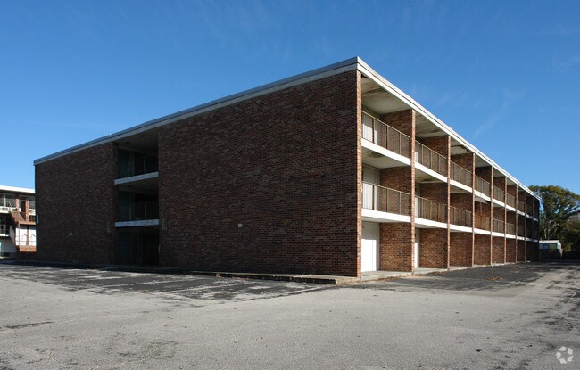 Building Photo - Cagel Apartments