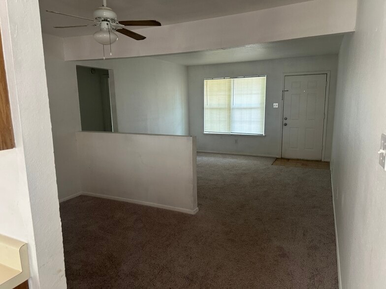 Building Photo - 1205 Dawson Cir