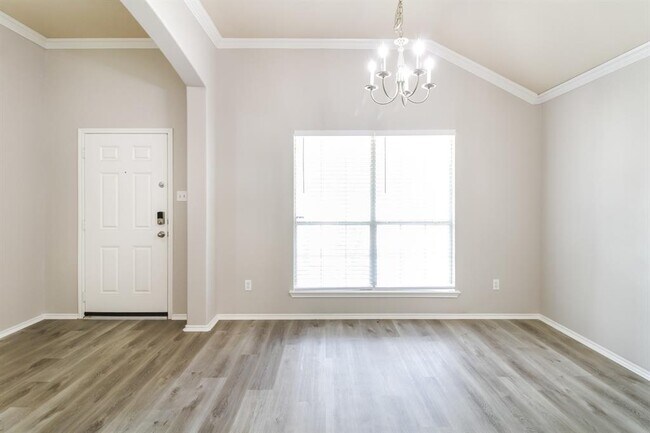 Building Photo - 9422 Camelia Crest Ln