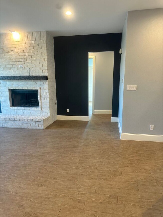 Building Photo - open concept 4bd - rent to own