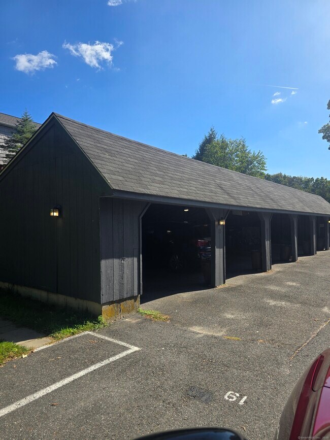 Building Photo - 17 Old Farms Ln