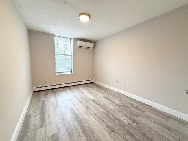 Building Photo - 15 Ruggles St