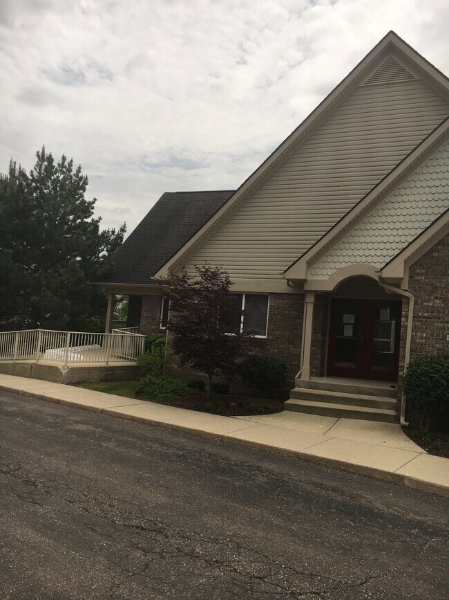 Building Photo - 821 Brandon Ave