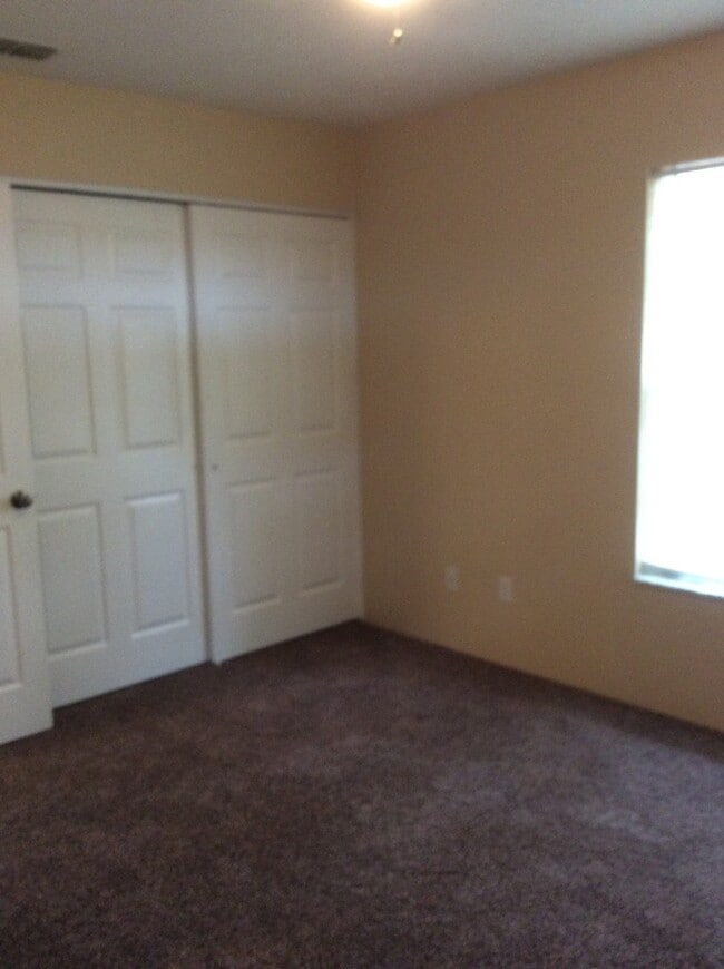 Building Photo - 2 Bedroom House in Wakulla Gardens