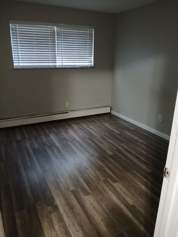 Building Photo - 7919 Lakeview Cir