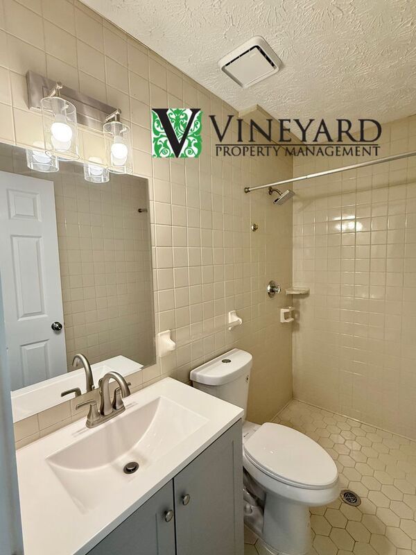Building Photo - 1194 Broward Dr