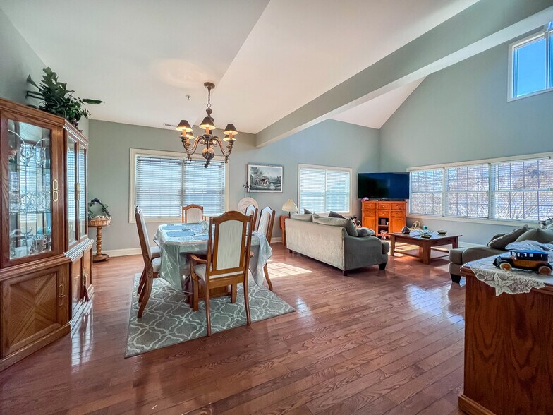 Dining Room (1) - 83 S Hamilton St