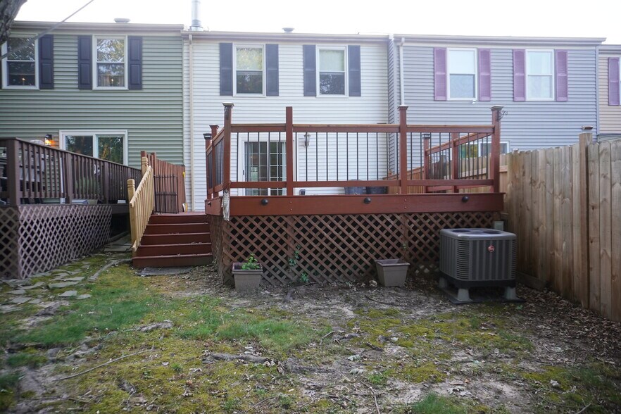 Building Photo - 37 Trailwood Rd