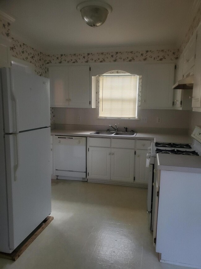 Building Photo - 4309 Creekview Dr