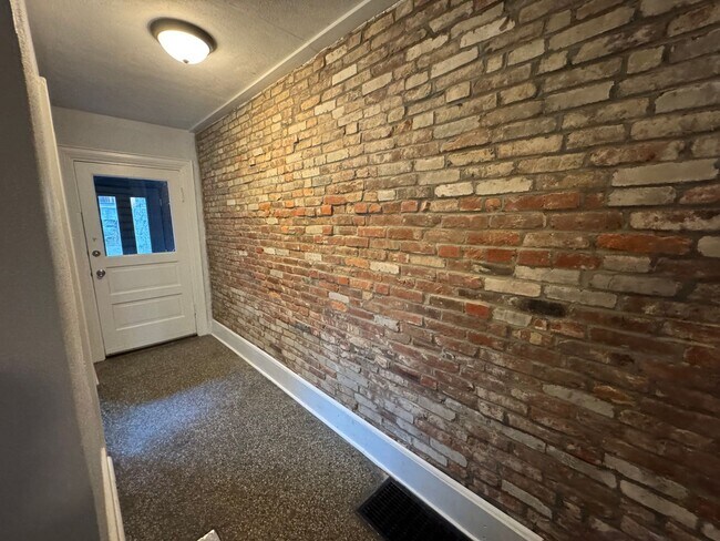 Building Photo - Charming 5BR Home in the Heart of Pittsburgh – Spacious, Stylish & Full of Character