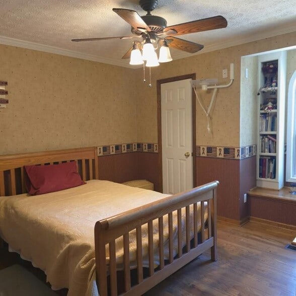 Building Photo - 3666 Lakewood Ct