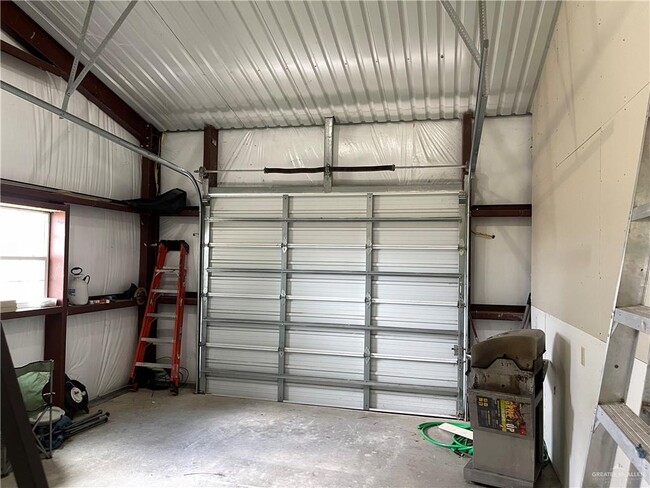 Building Photo - 9 Parker Rd