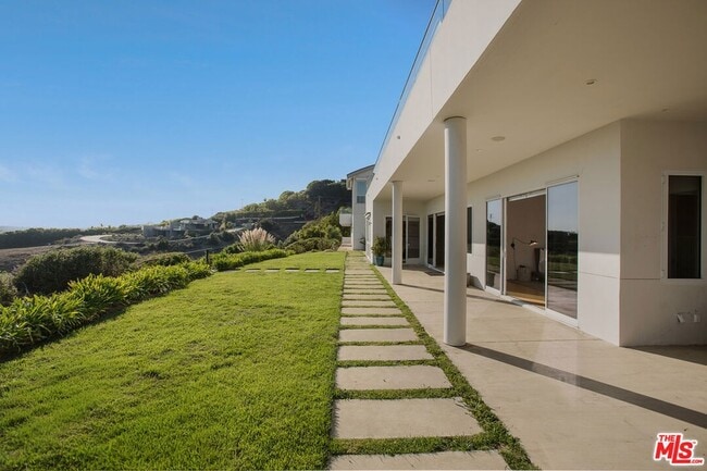 Building Photo - 27454 Winding Way