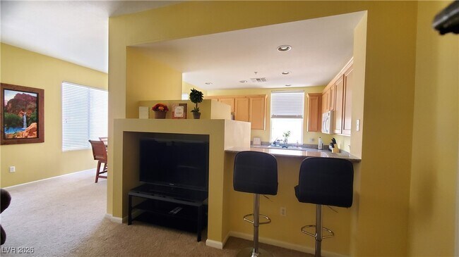 Building Photo - 47 E Agate Ave