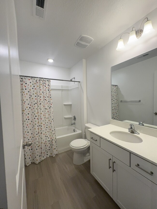 Building Photo - 398 Grassland Dr