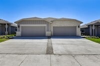 Building Photo - 740 Wheatfield Dr