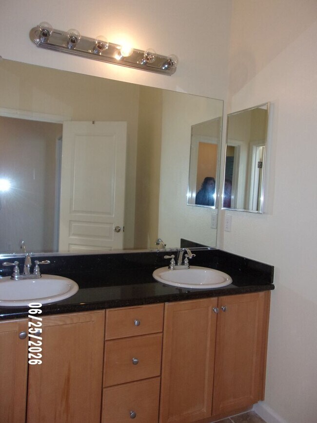 Building Photo - 2207 Gaviota Ct