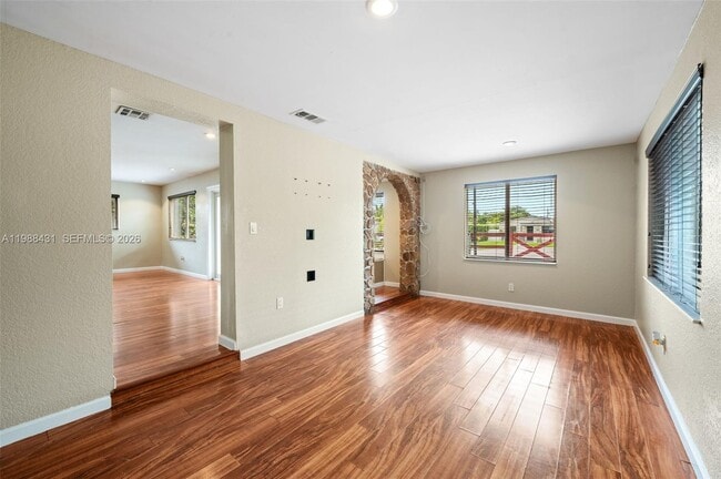 Building Photo - 7245 S Waterway Dr