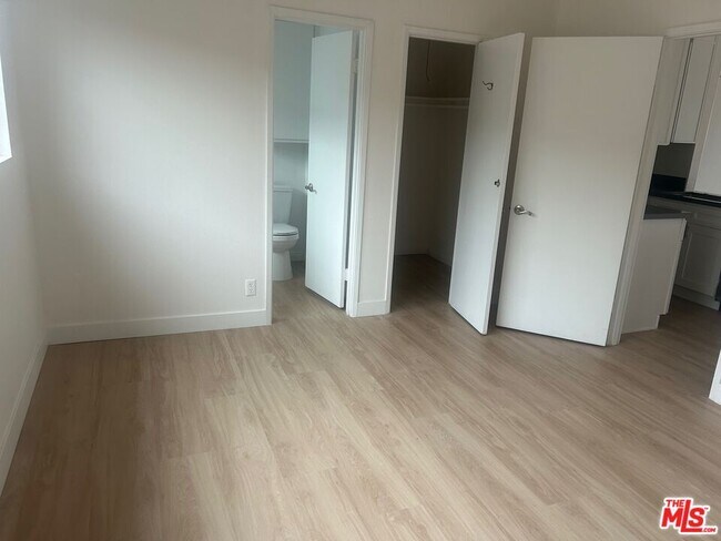 Building Photo - 3603 Mentone Ave