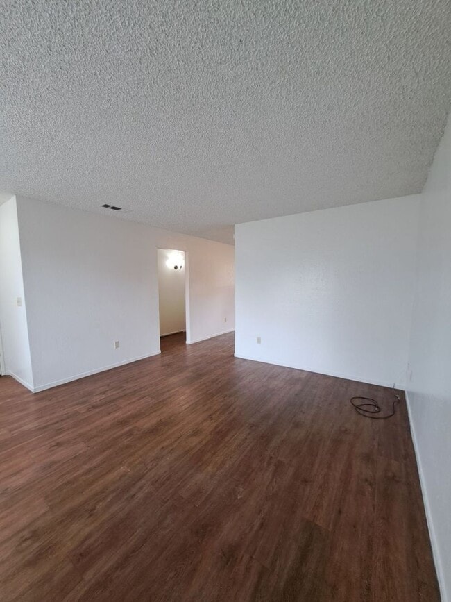 Building Photo - 4090-4094 N. Feland Ave.