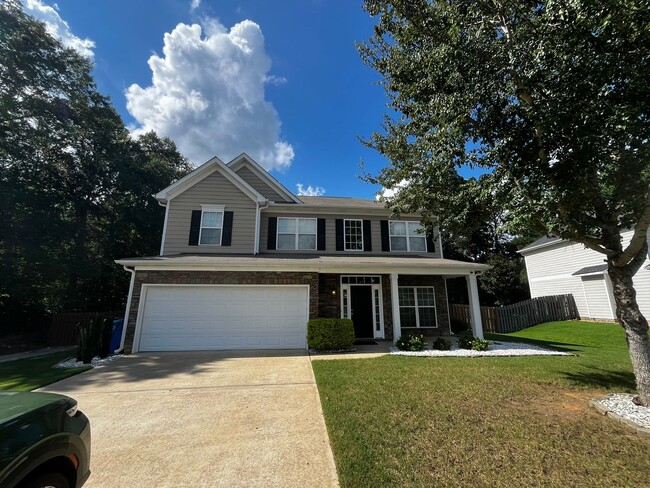 Primary Photo - Modern Amenities. Urban Location. Sophisti...