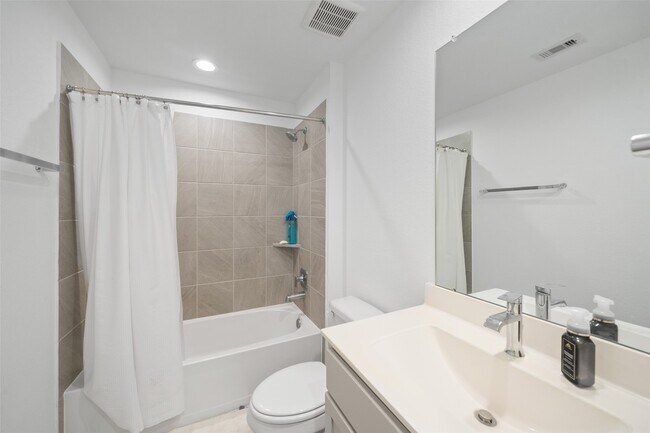 Building Photo - 22250 Palladium Dr