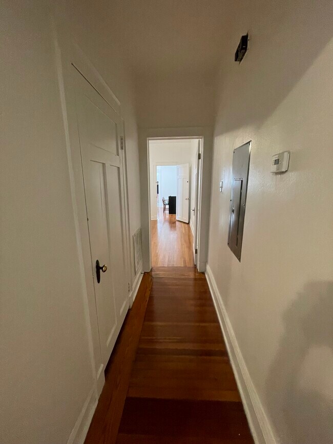 Building Photo - 1304 Helios Ave