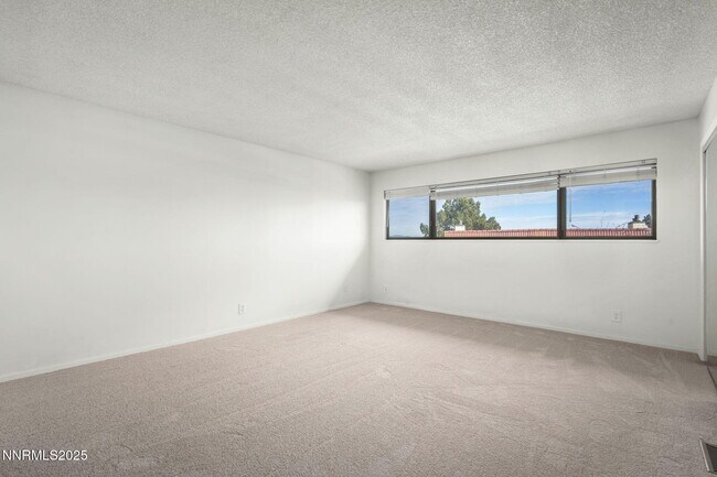 Building Photo - 3447 Skyline Blvd